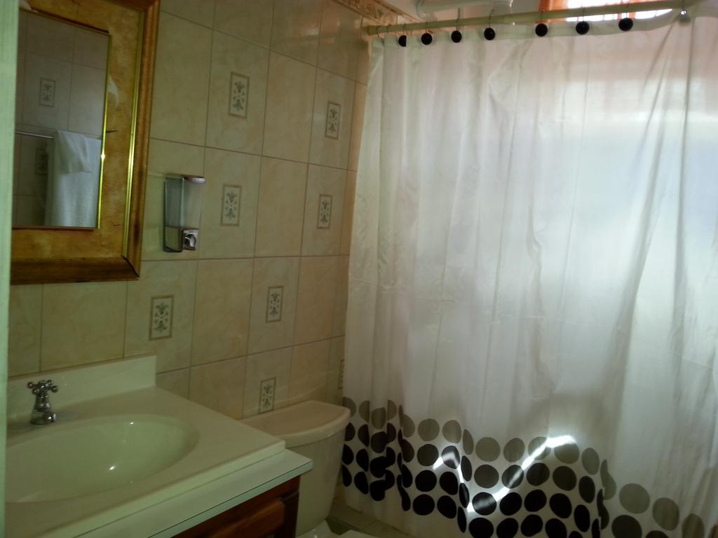 Corosol Apartments Roseau Szoba fotó